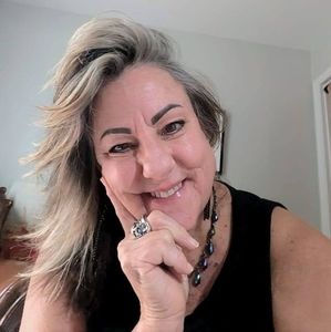 Meet your Posher, Elena